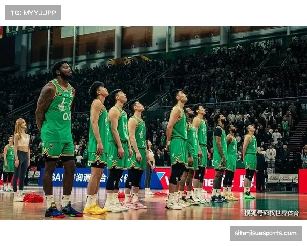 辽宁男篮展现防守底蕴 无限换防策略压制新疆三分命中率